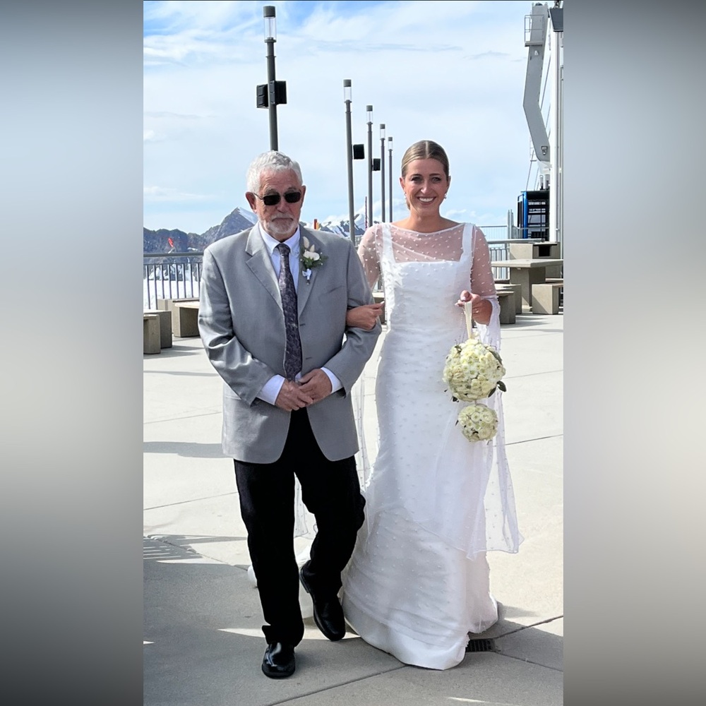 Lotus Threads PEARL CAPE | 86342 Wedding - Picture 4 of 4
